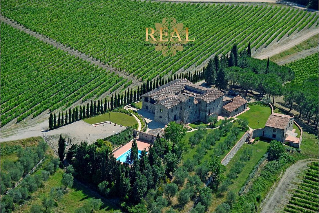 Estate in Castellina in Chianti, Tuscany, Italy 2 - 14272476