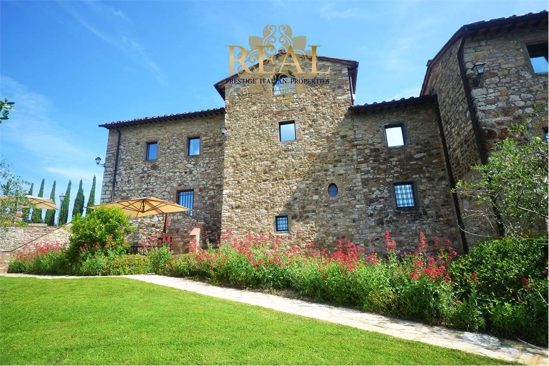 Estate in Castellina in Chianti, Tuscany, Italy 4 - 14272476