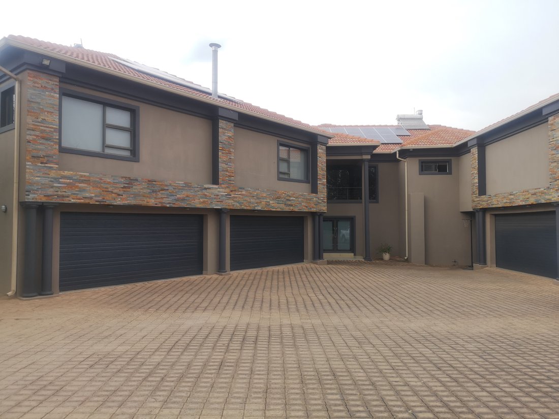 Estate in Three Rivers East, Gauteng, South Africa 1 - 14273937