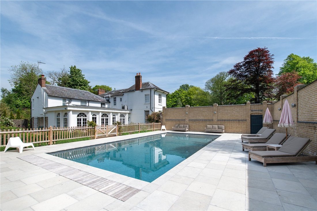 House in West Malling, England 4 - 14269413