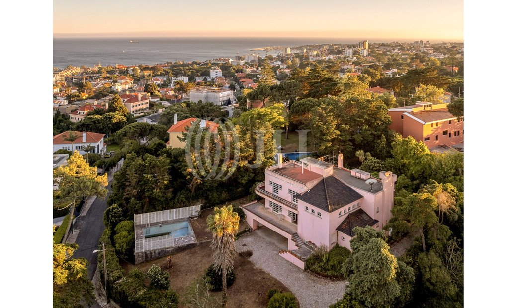 4 Bedroom Villa With Garden And Pool, Estoril, In Estoril, Lisbon