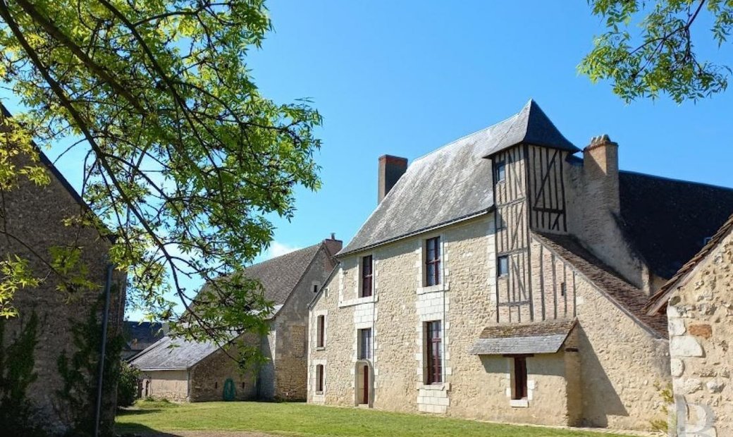 Curated visual reference: A 15Th 16Th Century Manor House And In Tours Centre Photo Inspiration