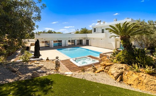 House in Loule (Sao Clemente), Algarve, Portugal 1