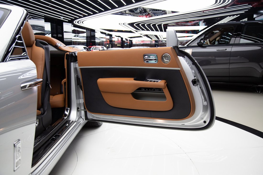 Cabriolet in Dubai, Dubai, United Arab Emirates 5 - 14274339