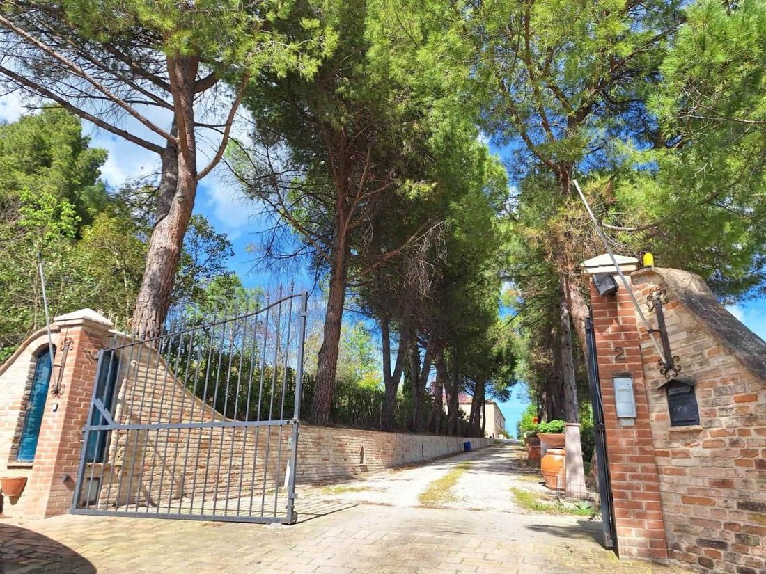 Villa in Cagli, Marche, Italy 2 - 14274271