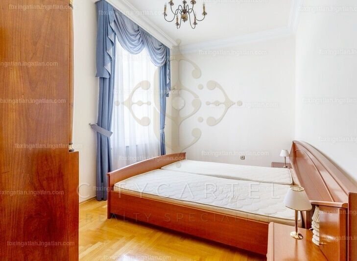 Villa in Budapest, Hungary 2 - 13567946