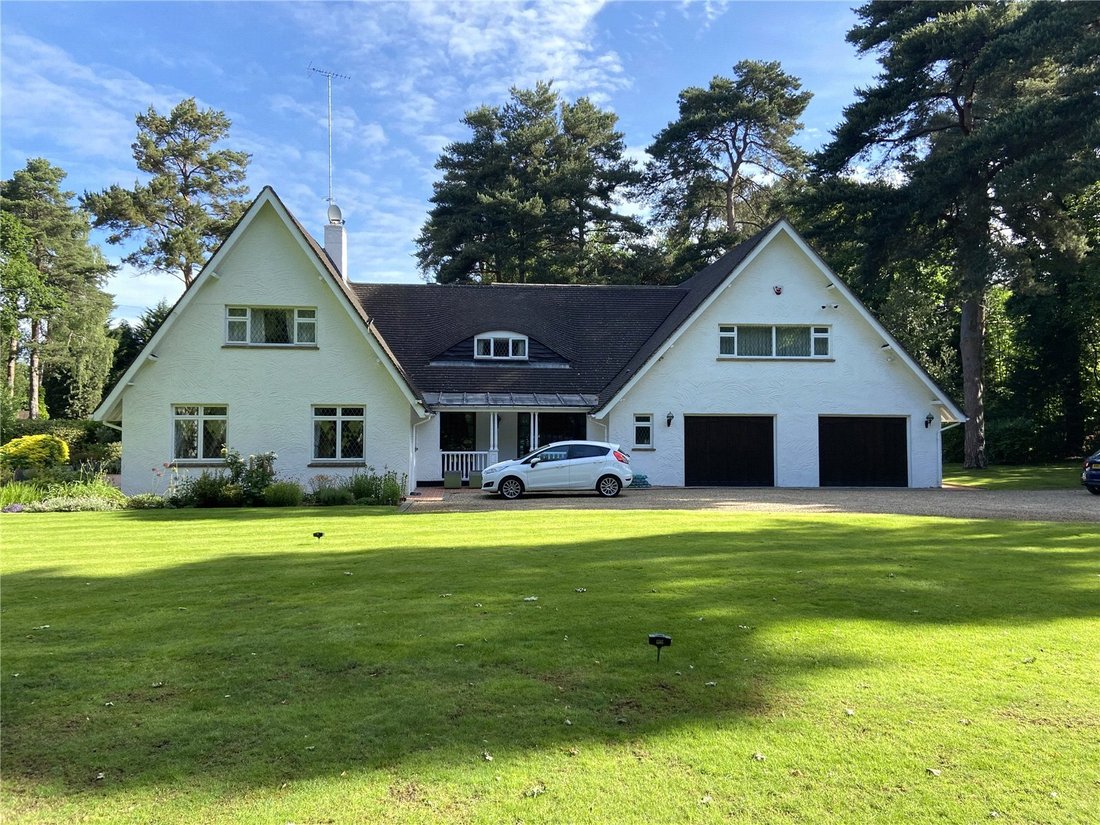 Land in Virginia Water, England 4 - 14275263