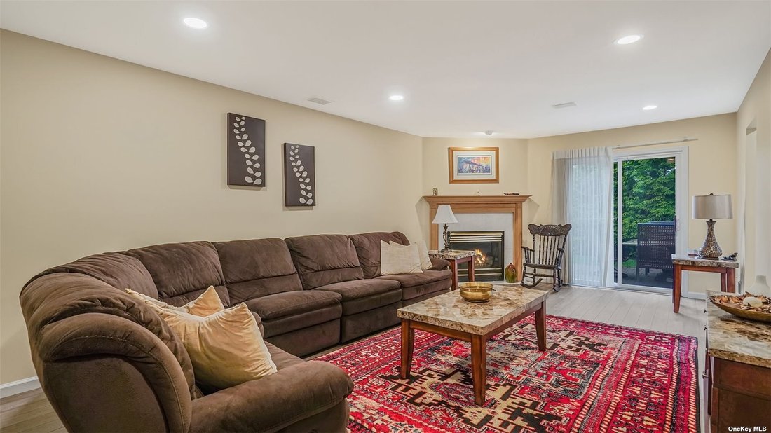 Condo Hauppauge En Hauppauge, Nueva York, Estados Unidos En Venta