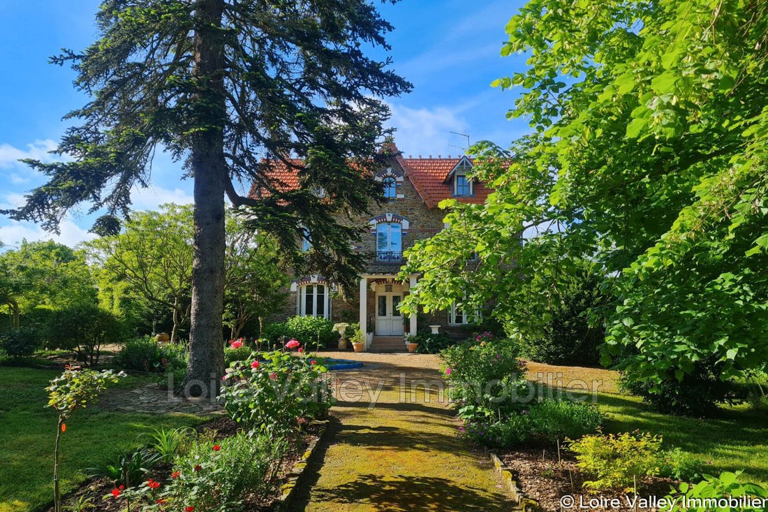 Villa in Saint-Remy-la-Varenne, Brissac-Loire-Aubance, France 1 - 14275340