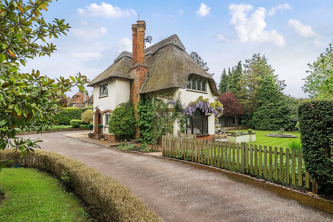 Casa Independiente De 4 Dormitorios En En Wonersh, Inglaterra, Reino ...