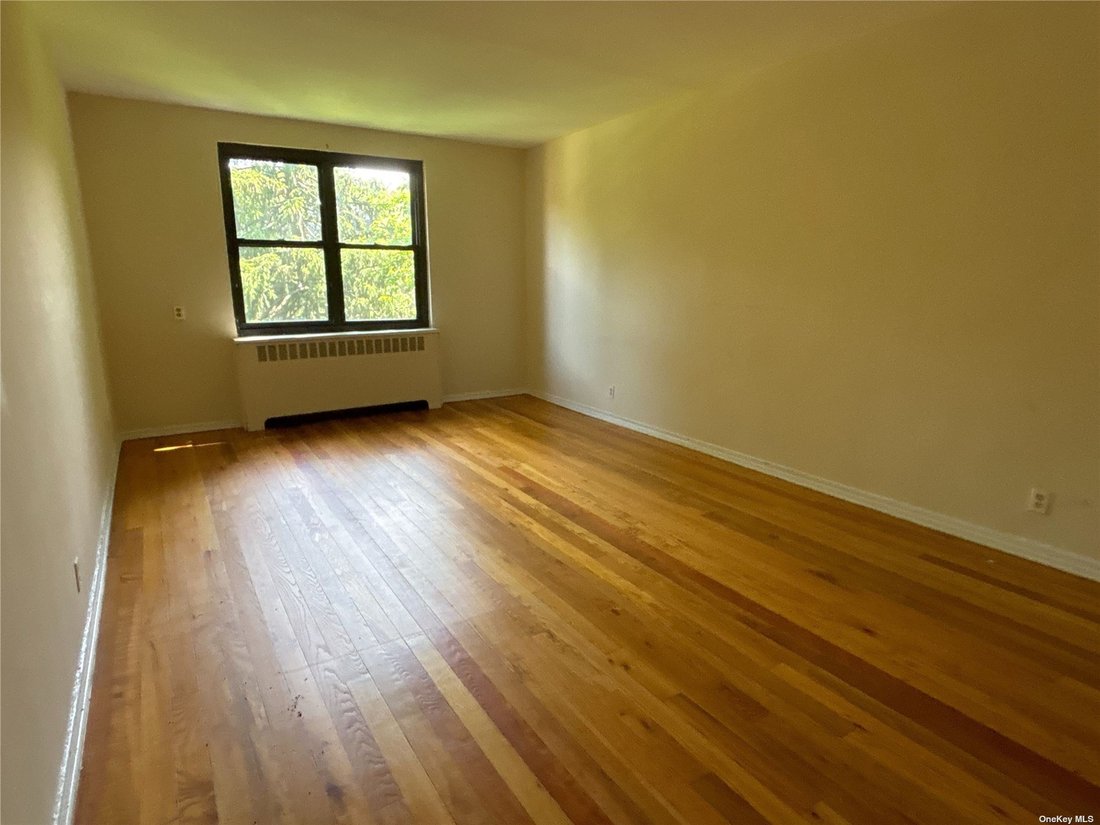 Rental Great Neck Dans Great Neck, état De New York, états Unis à Louer (14275219)