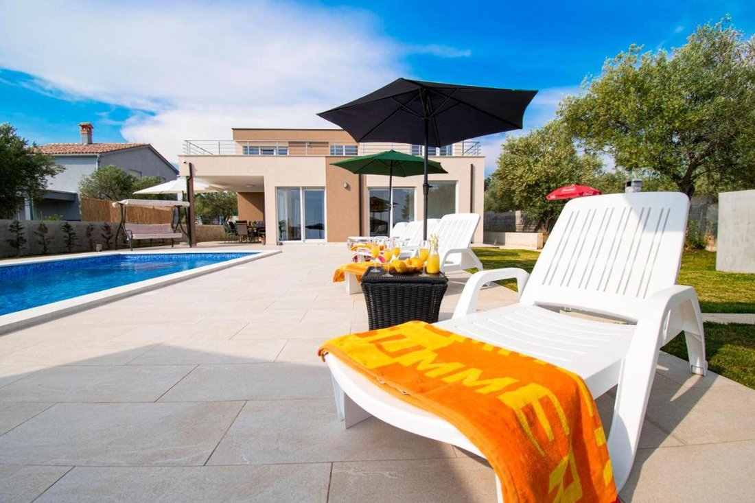 Villa in Vodnjan, Istria County, Croatia 2 - 14277271