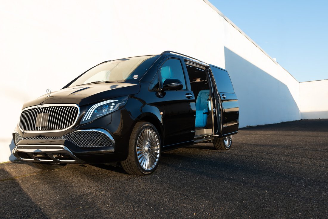 Limousine in Mount Laurel Township, New Jersey, United States 3 - 14279543