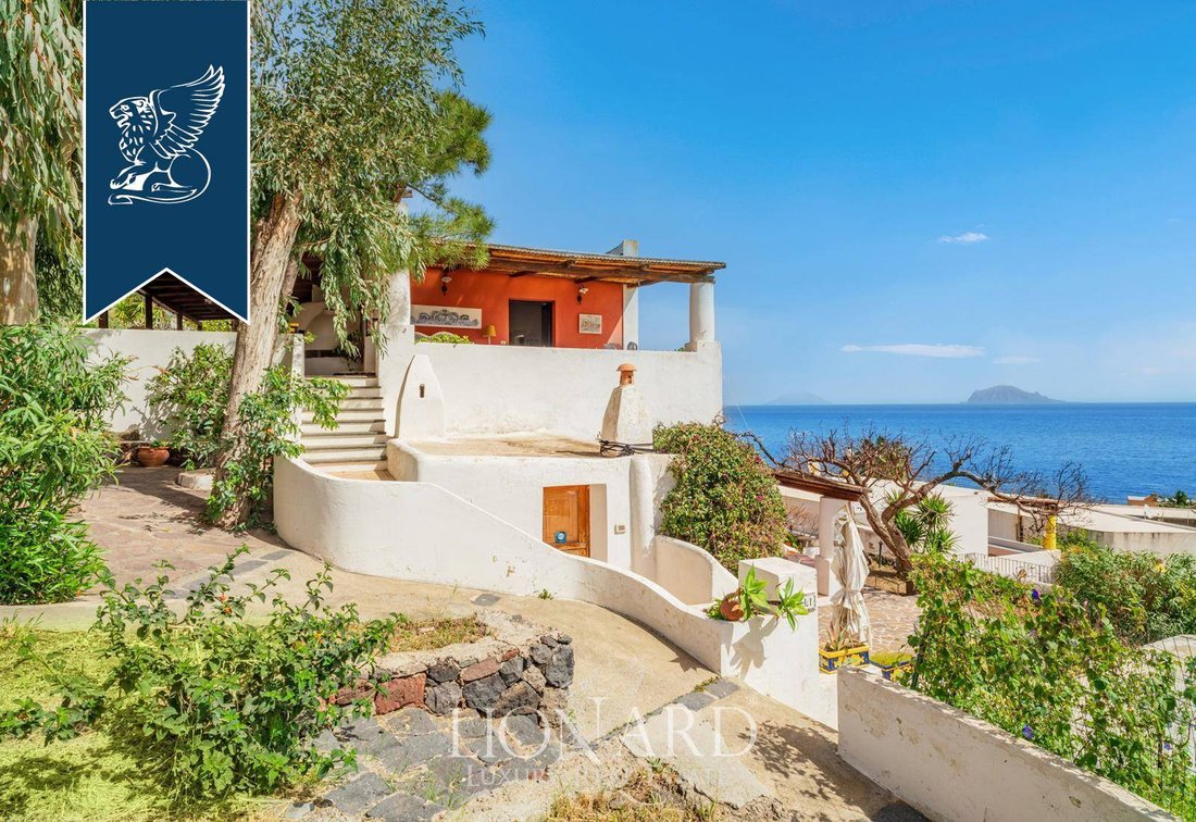 Villa in Santa Marina Salina, Sicily, Italy 1 - 14282764