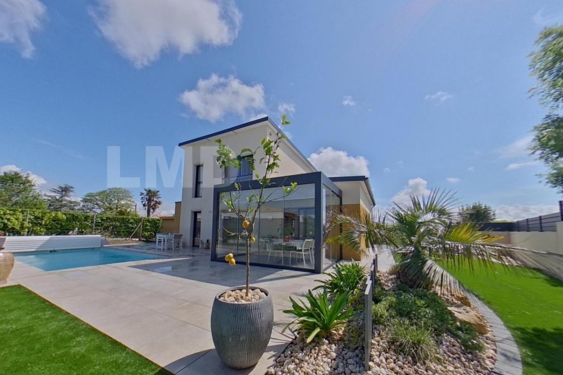 House in La Plaine-sur-Mer, Pays de la Loire, France 1 - 14282095
