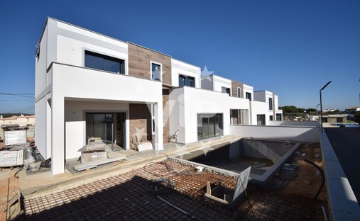 Townhouse in Olhos de Agua, Algarve, Portugal 1