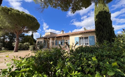 Villa in Fontvieille, Provence-Alpes-Côte d'Azur, France 1