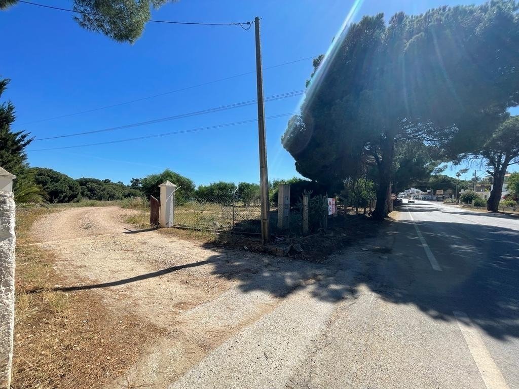 Land in Vilamoura, Quarteira, Algarve 1 - 14282672