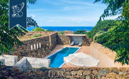 Villa in Pantelleria, Sizilien, Italien 1