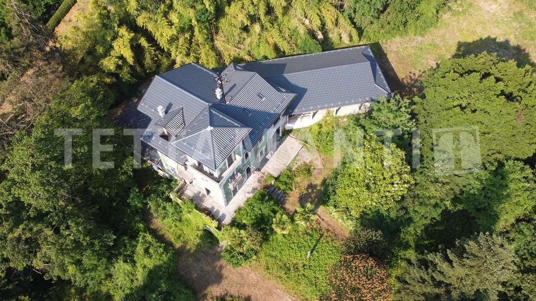 Villa à Malnate, Lombardie, Italie 2 - 14282397