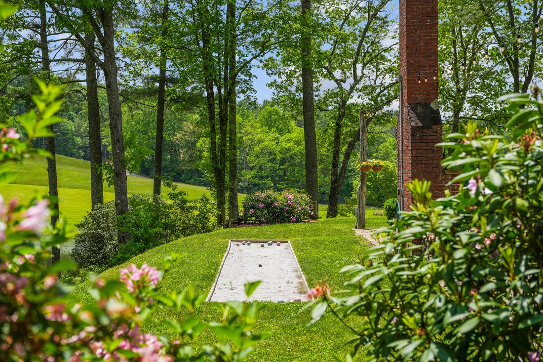 Land in Marshall, North Carolina, United States 5 - 13898387