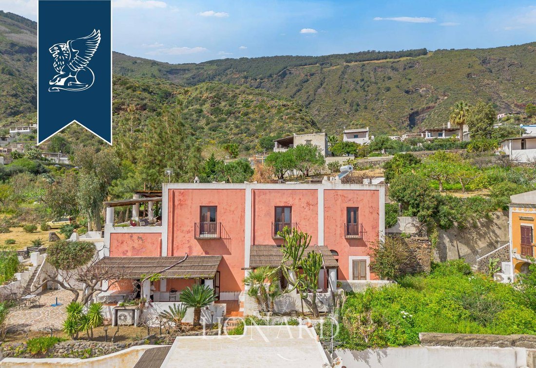 Villa in Santa Marina Salina, Sicily, Italy 2 - 14282764