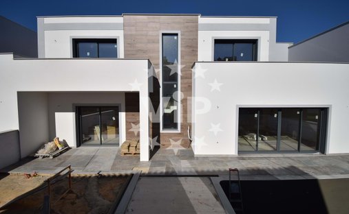 Townhouse in Olhos de Agua, Algarve, Portugal 1