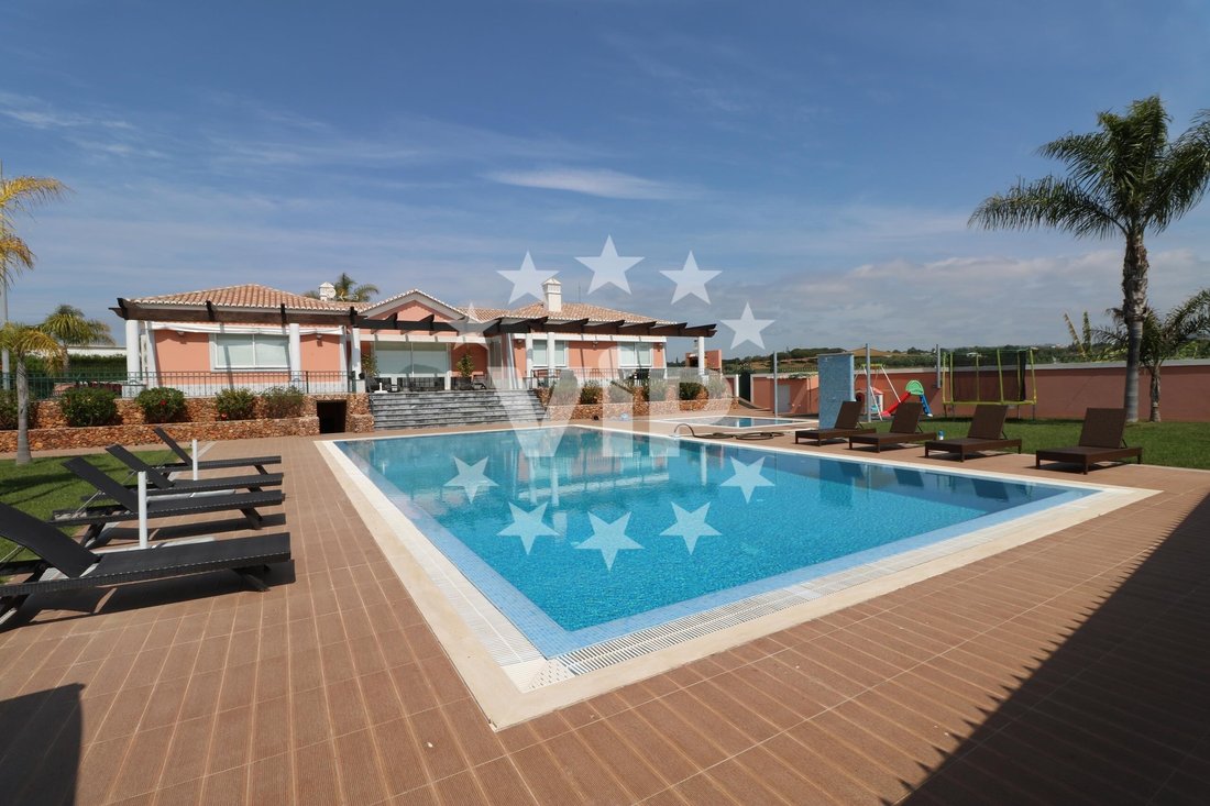 Villa in Quelfes, Algarve, Portugal 1 - 14279669