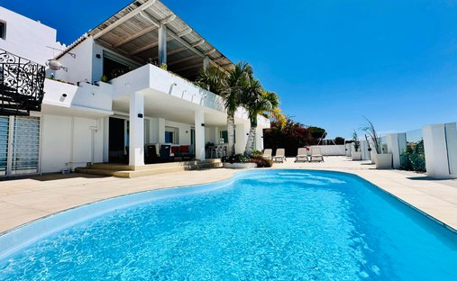 Villa in Granada, Spain 1