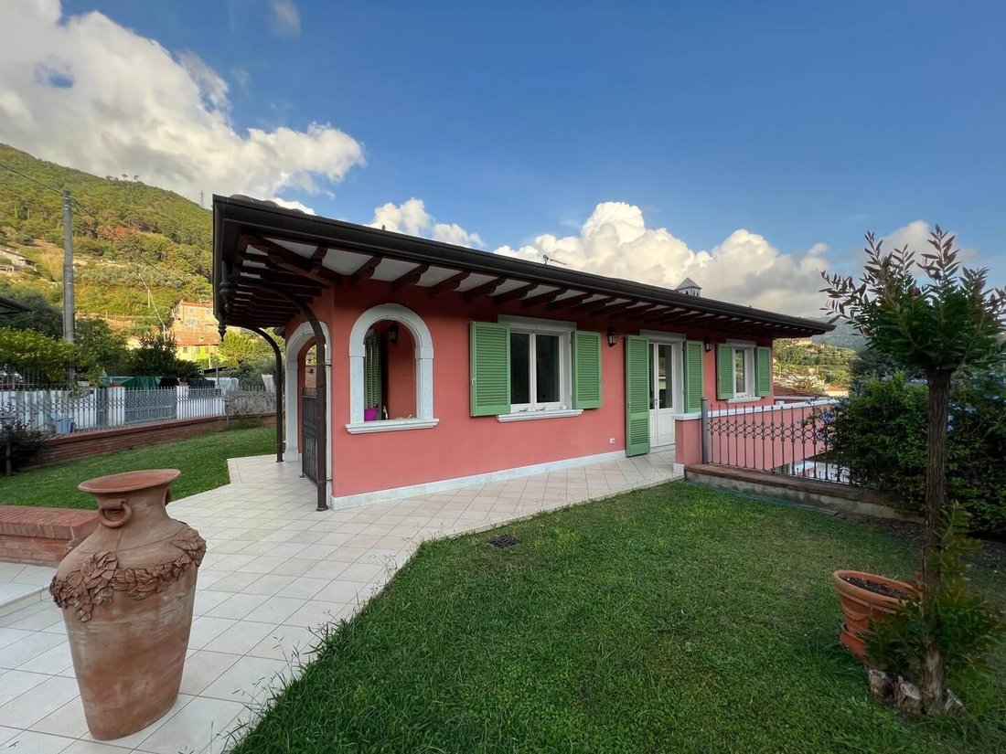 Villa in Strettoia-Capezzano-Valdicastello, Pietrasanta, Tuscany 3 - 14291554