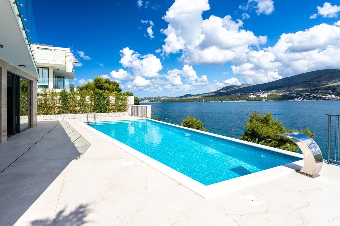 Villa in Okrug Gornji, Split-Dalmatia County, Croatia 4 - 12620779