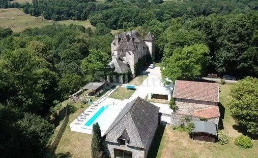 House in Bassignac, Auvergne-Rhône-Alpes, France 1