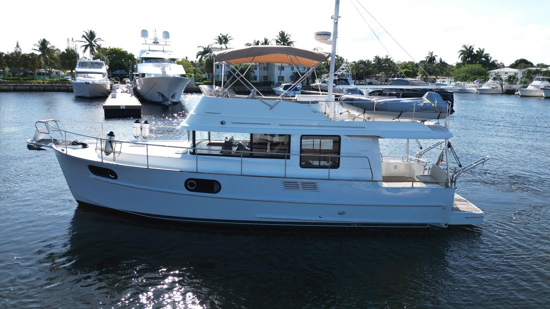 Yacht in United States 2 - 14286278
