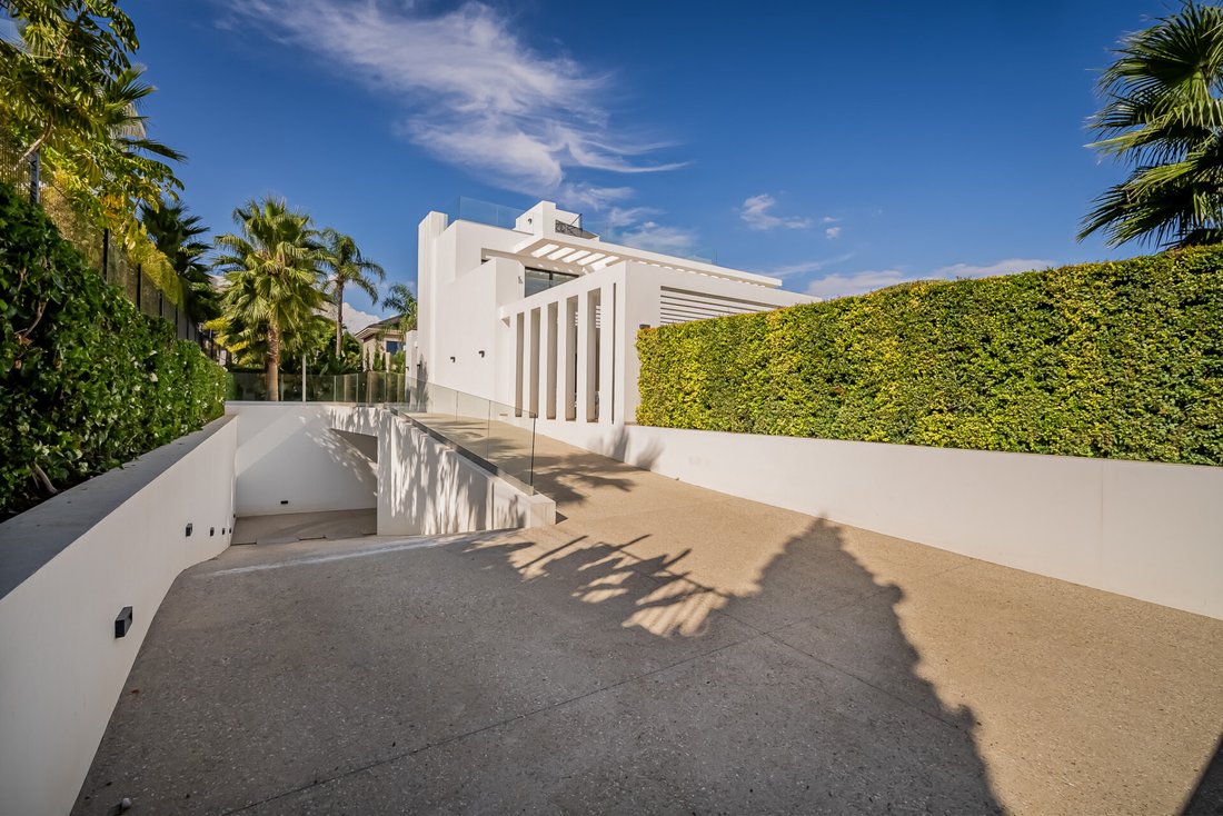Villa in Cancelada, Estepona, Andalusia 4 - 14289677