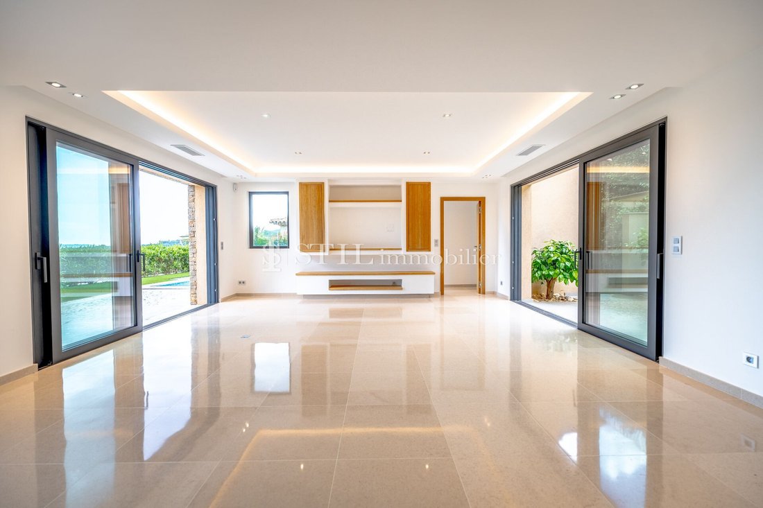 Villa in Ville-Les Saquedes-Le Bouillonnet, Sainte-Maxime, France 2 - 14265326