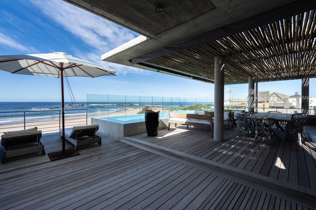 Spectacular Beachfront House In Punta Del Este, Maldonado Department