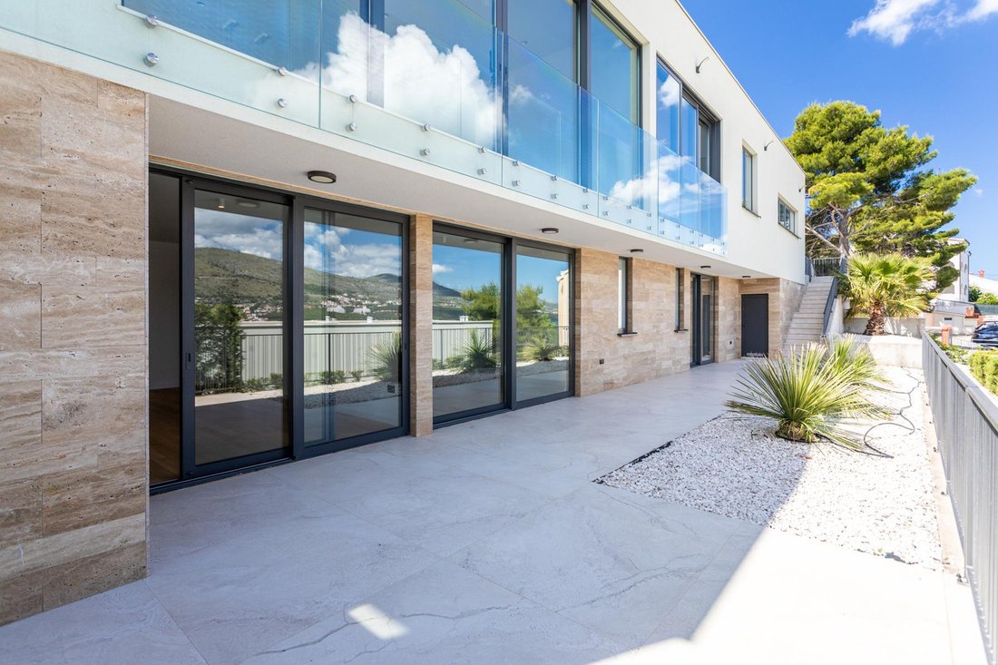 Villa in Okrug Gornji, Split-Dalmatia County, Croatia 2 - 12659769