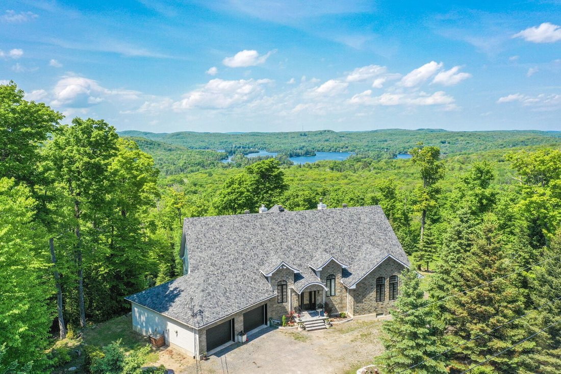 Majestic Property With Exceptional Views In Saint Hippolyte, Quebec