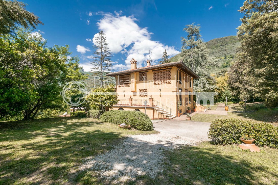 Villa en Camaiore, Toscana, Italia 4 - 14288020