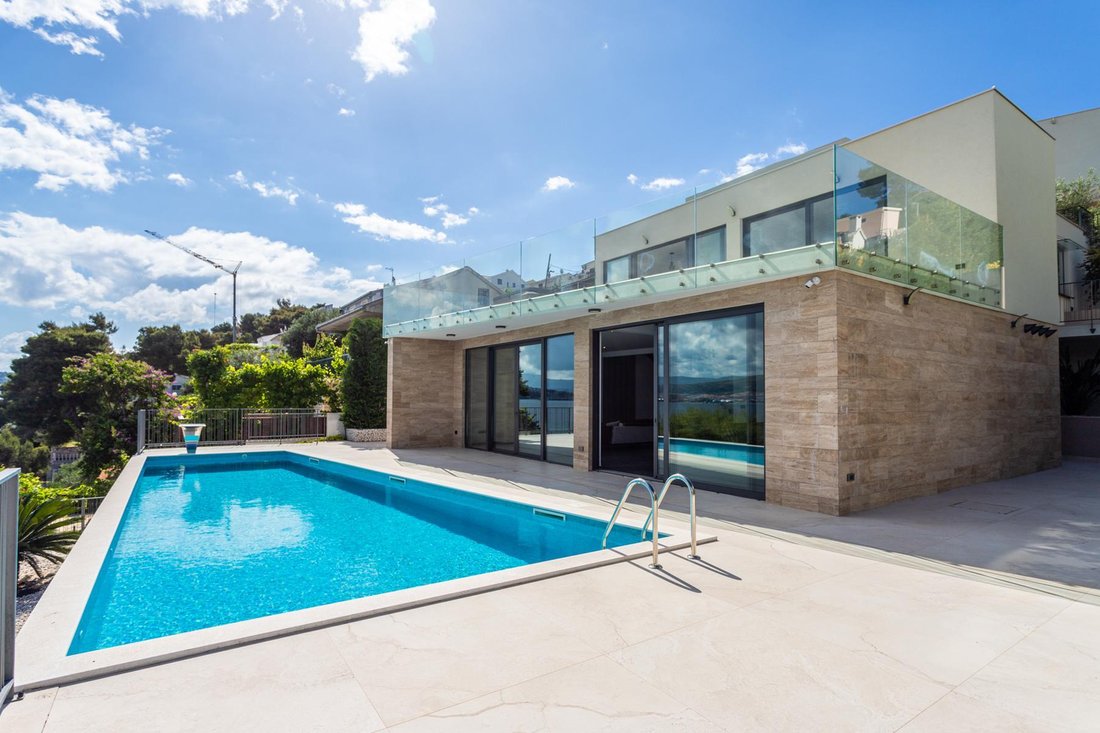 Villa in Okrug Gornji, Split-Dalmatia County, Croatia 3 - 12620779