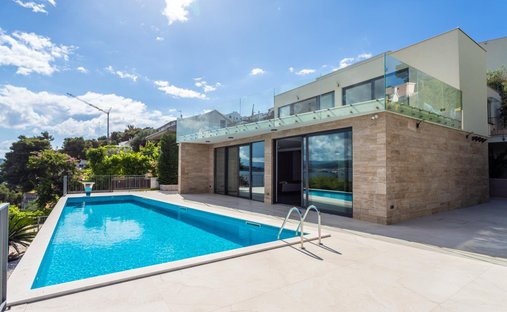 Villa in Okrug Gornji, Split-Dalmatia County, Croatia 1