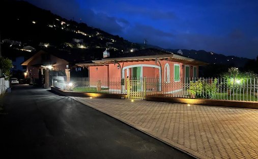 Villa in Strettoia-Capezzano-Valdicastello, Pietrasanta, Toskana 1