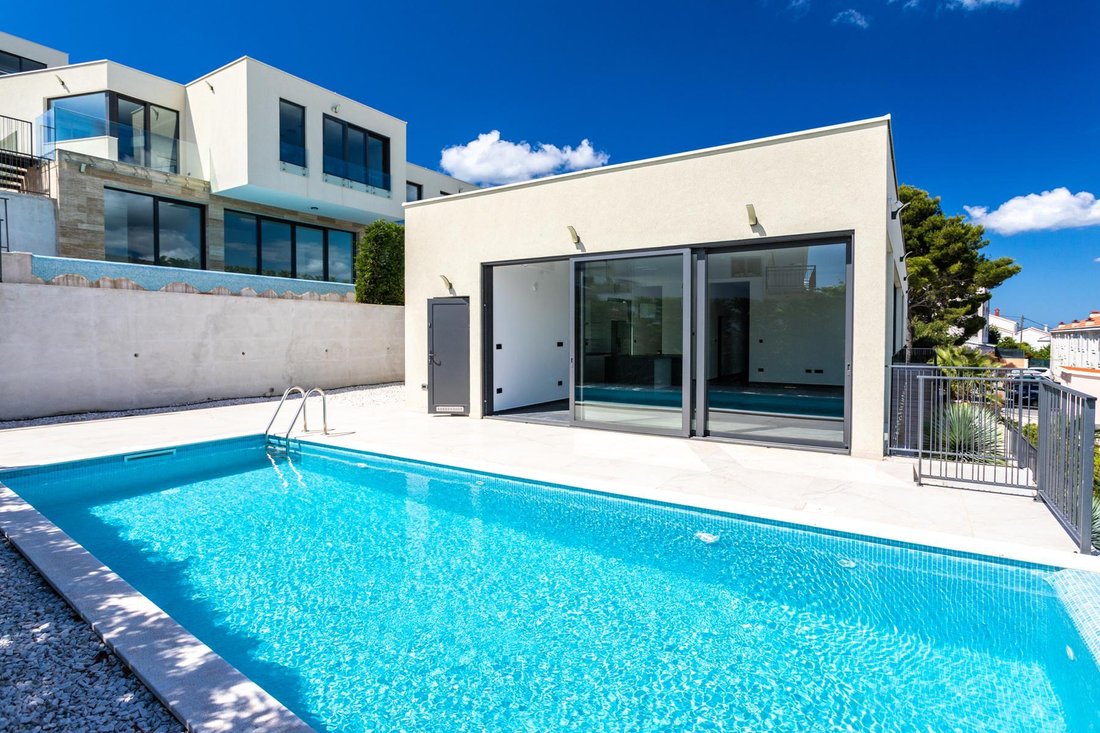 Villa in Okrug Gornji, Split-Dalmatia County, Croatia 4 - 12659769