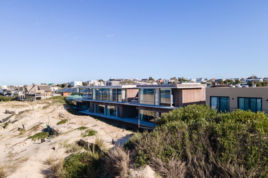 Spectacular Beachfront House In Punta Del Este, Maldonado Department