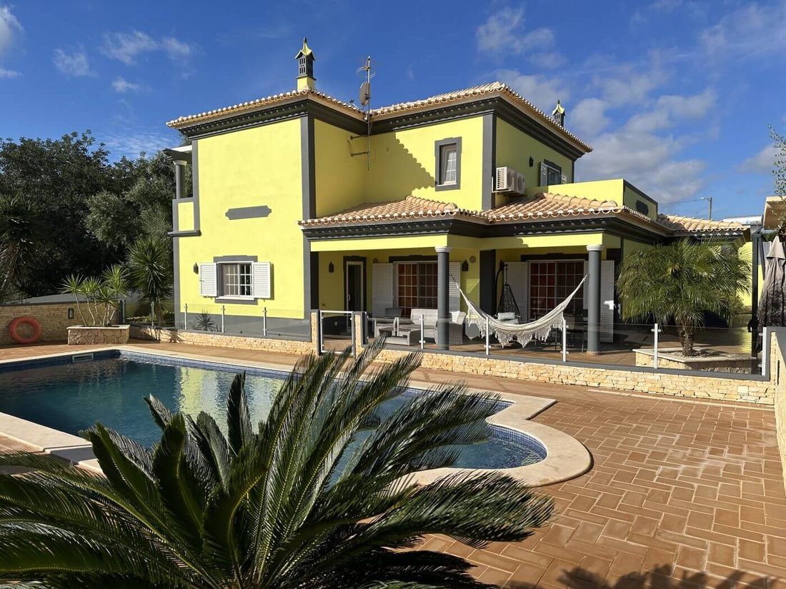 Villa in Alcantarilha, Algarve, Portugal 2 - 14289668