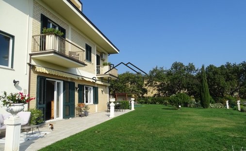 Villa a Centro, Grottammare, Marche 1