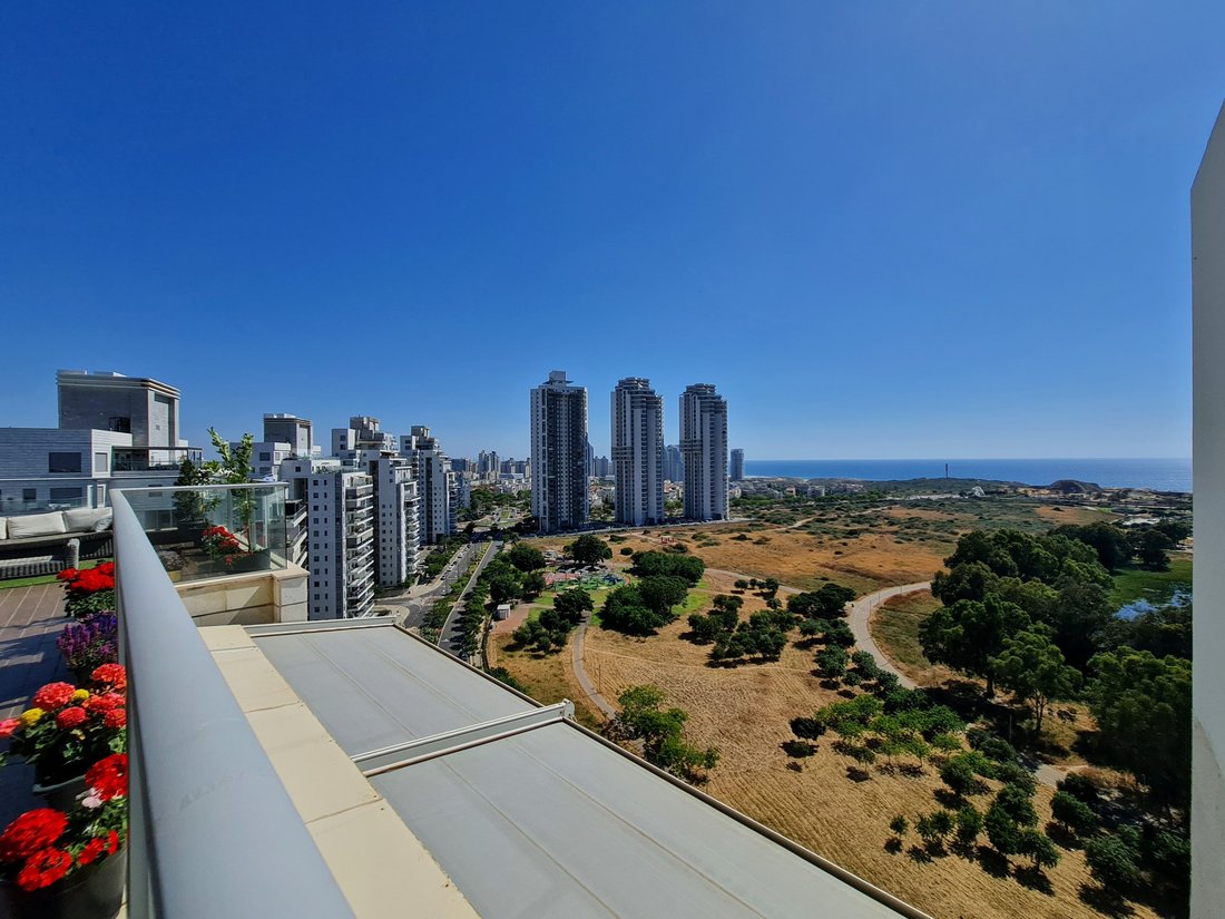 Penthouse in Netanya, Center District, Israel 3 - 14294278