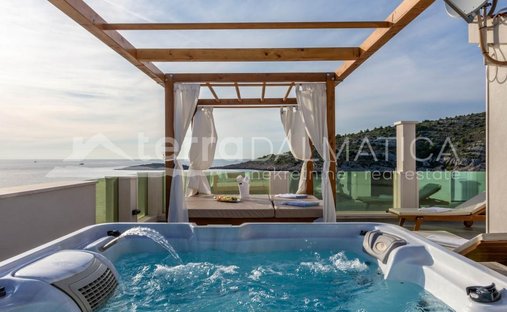 Villa in Sevid, Split-Dalmatia County, Croatia 1
