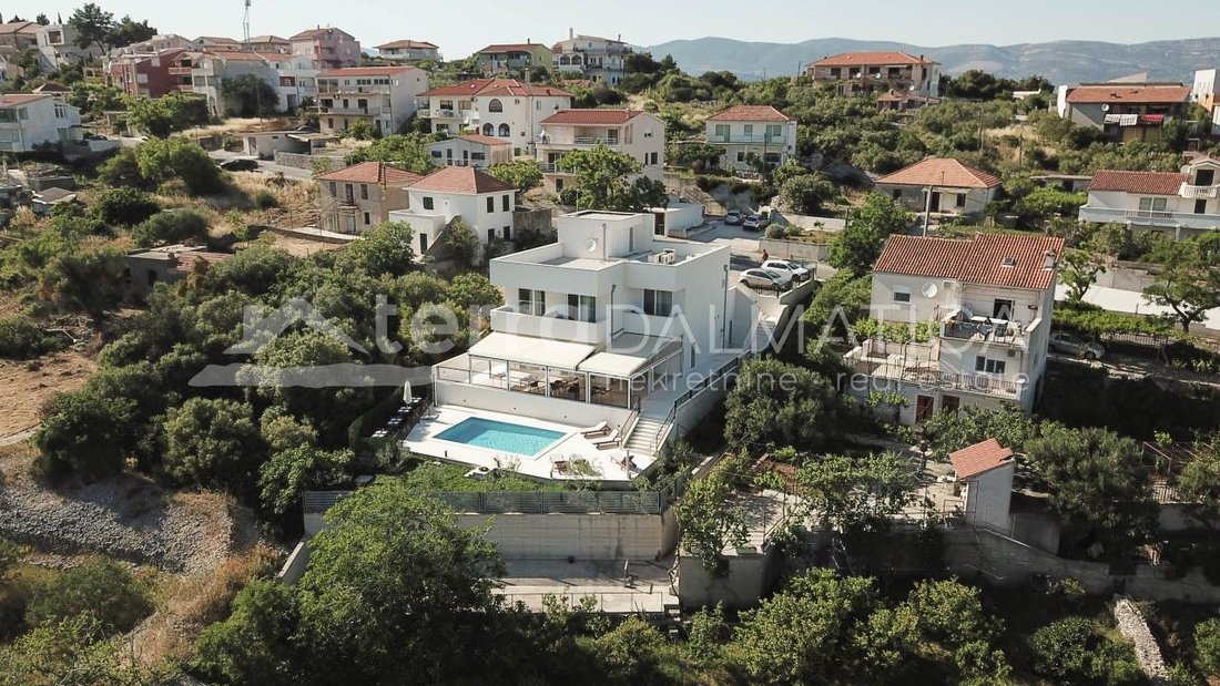 Villa in Zedno, Split-Dalmatia County, Croatia 1 - 14296870