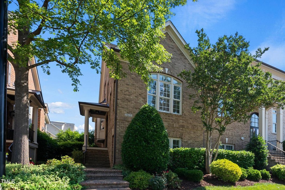 Townhouse in Cary, North Carolina, United States 2 - 14295217